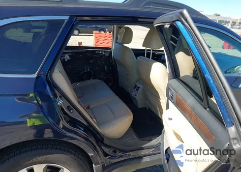 2018 Subaru Outback 3.6R Limited из США, поврежденный, VIN 4S4BSENC5J3242698